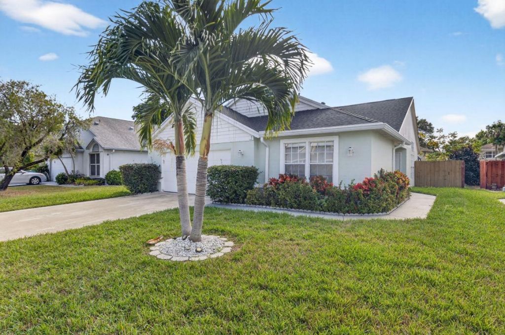 24 Misty Meadow Drive, Boynton Beach, FL 33436 Photo