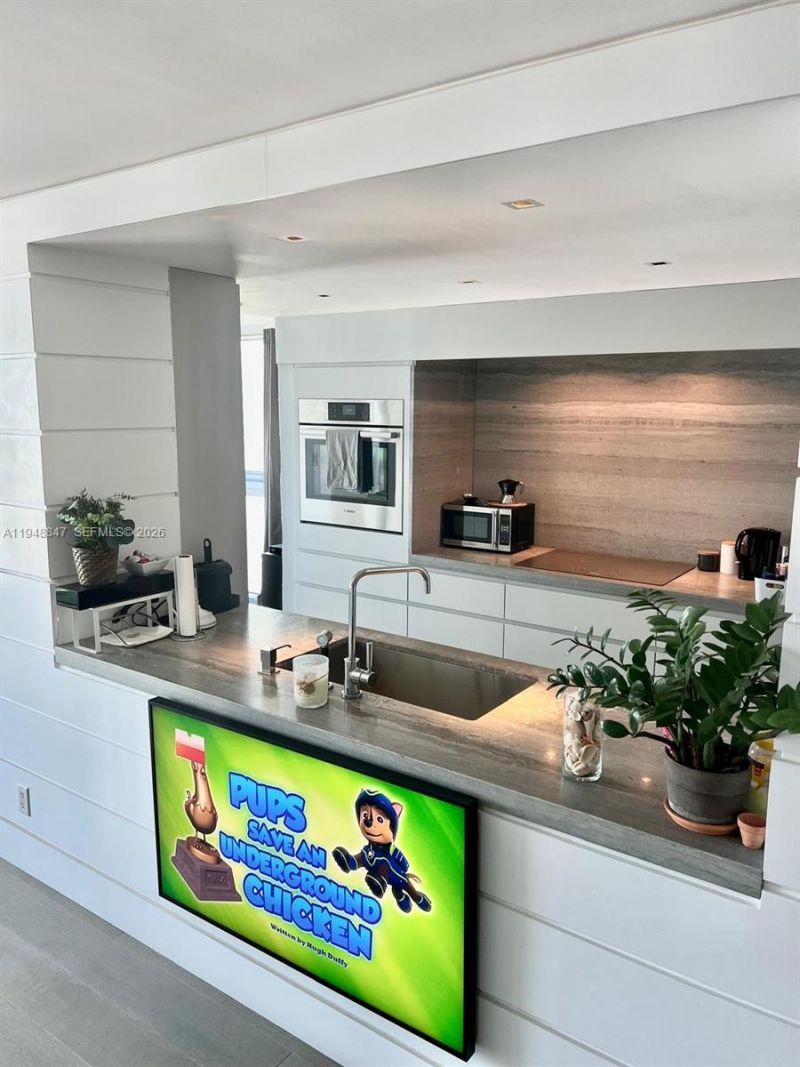 2655 Collins Ave, Unit 1003, Miami Beach, FL 33140 Photo