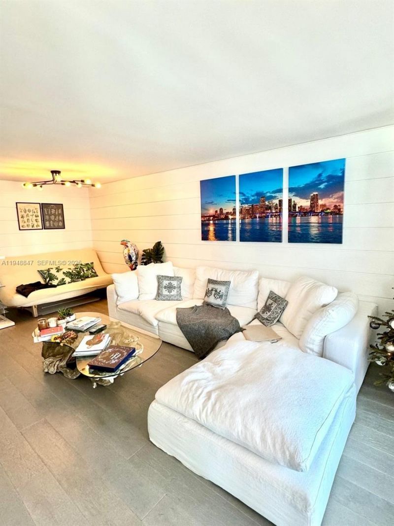 2655 Collins Ave, Unit 1003, Miami Beach, FL 33140 Photo