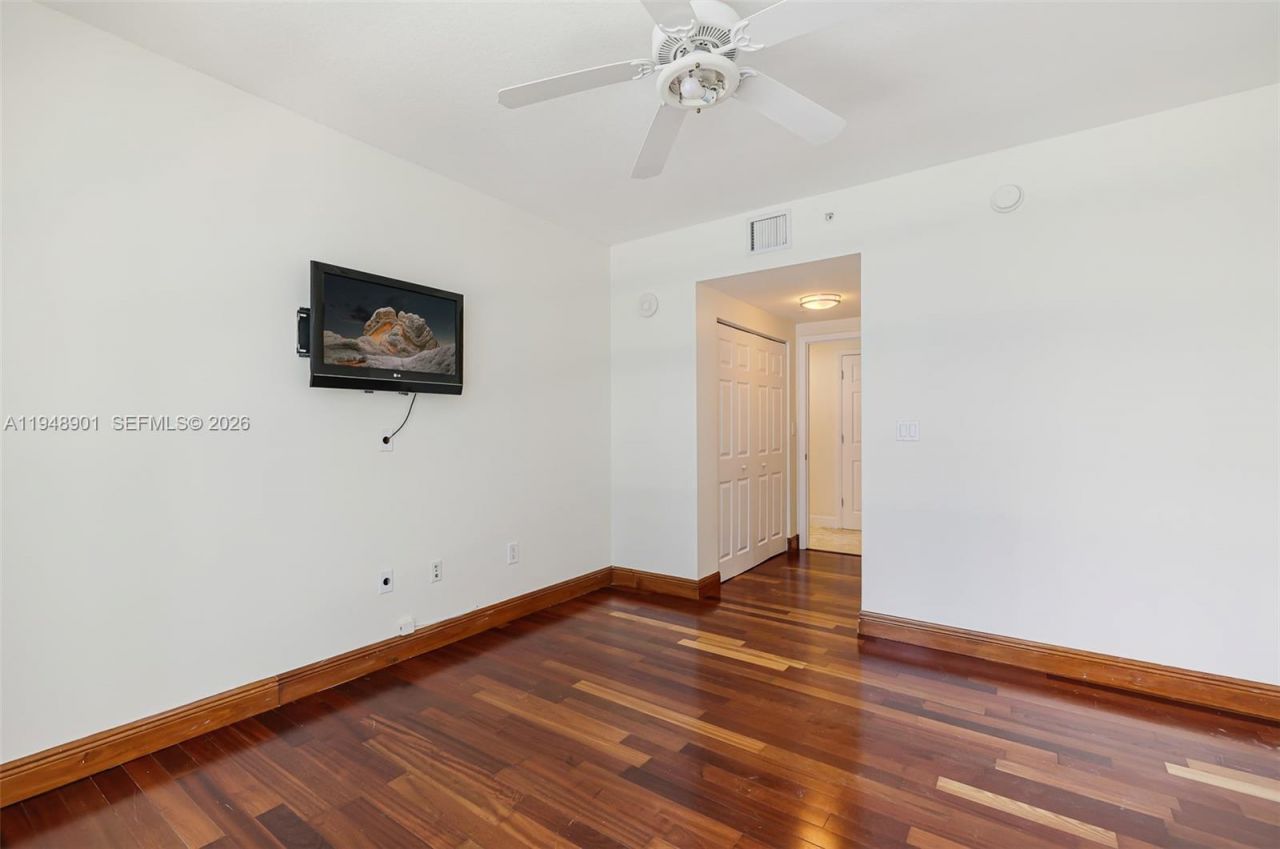 2000 N Bayshore Dr, Unit 621, Miami, FL 33137 Photo