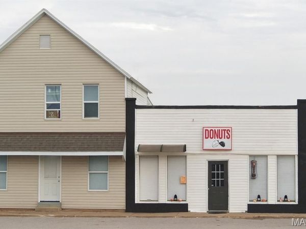 114 The Square, Linn, MO 65051