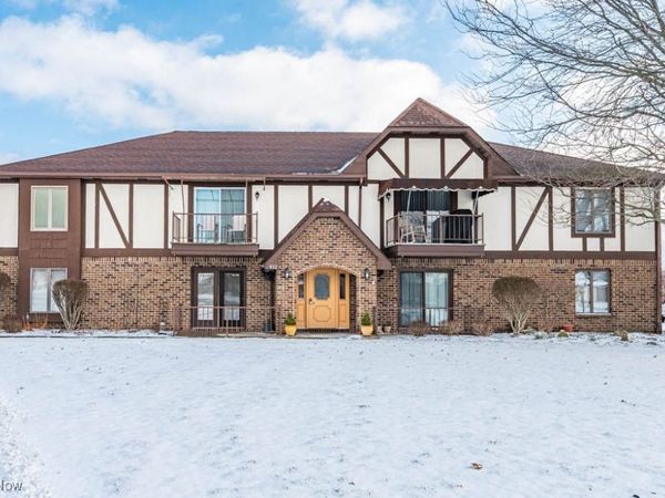 852 Pearson Circle, Unit 3, Boardman, OH 44512