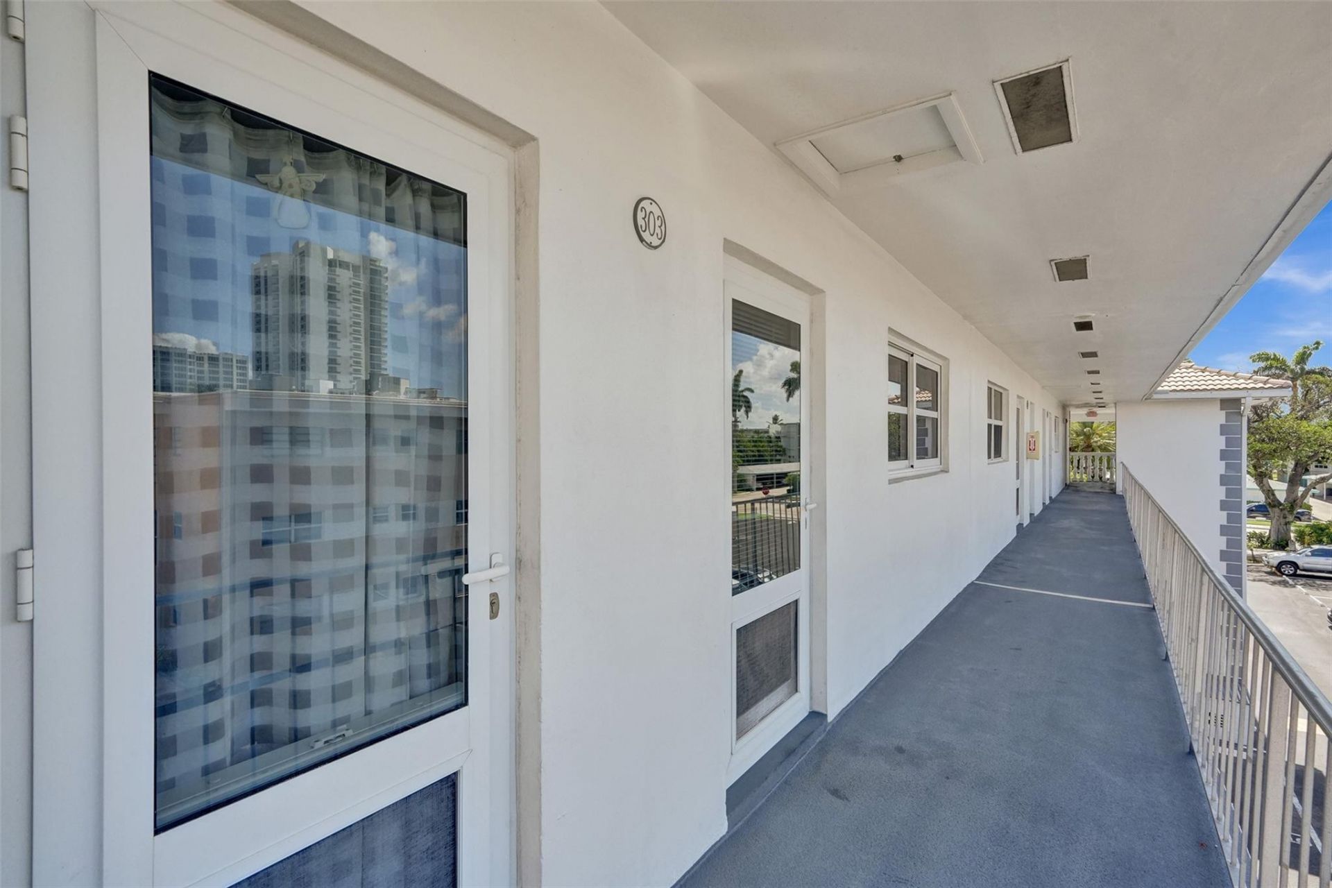 1461 S Ocean Boulevard, Unit 303, Lauderdale by the Sea, FL 33062 Photo