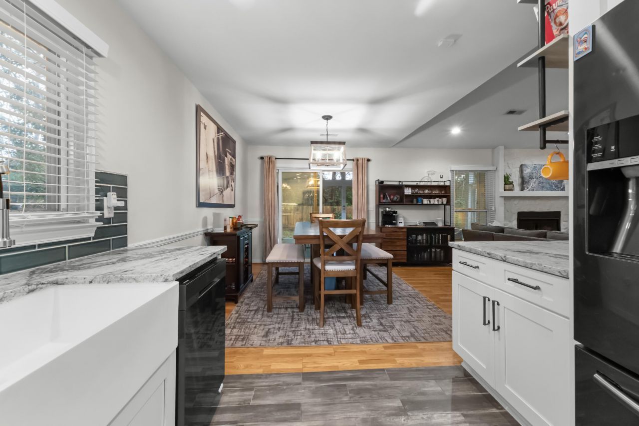 1121 Yorktown Court Photo 10