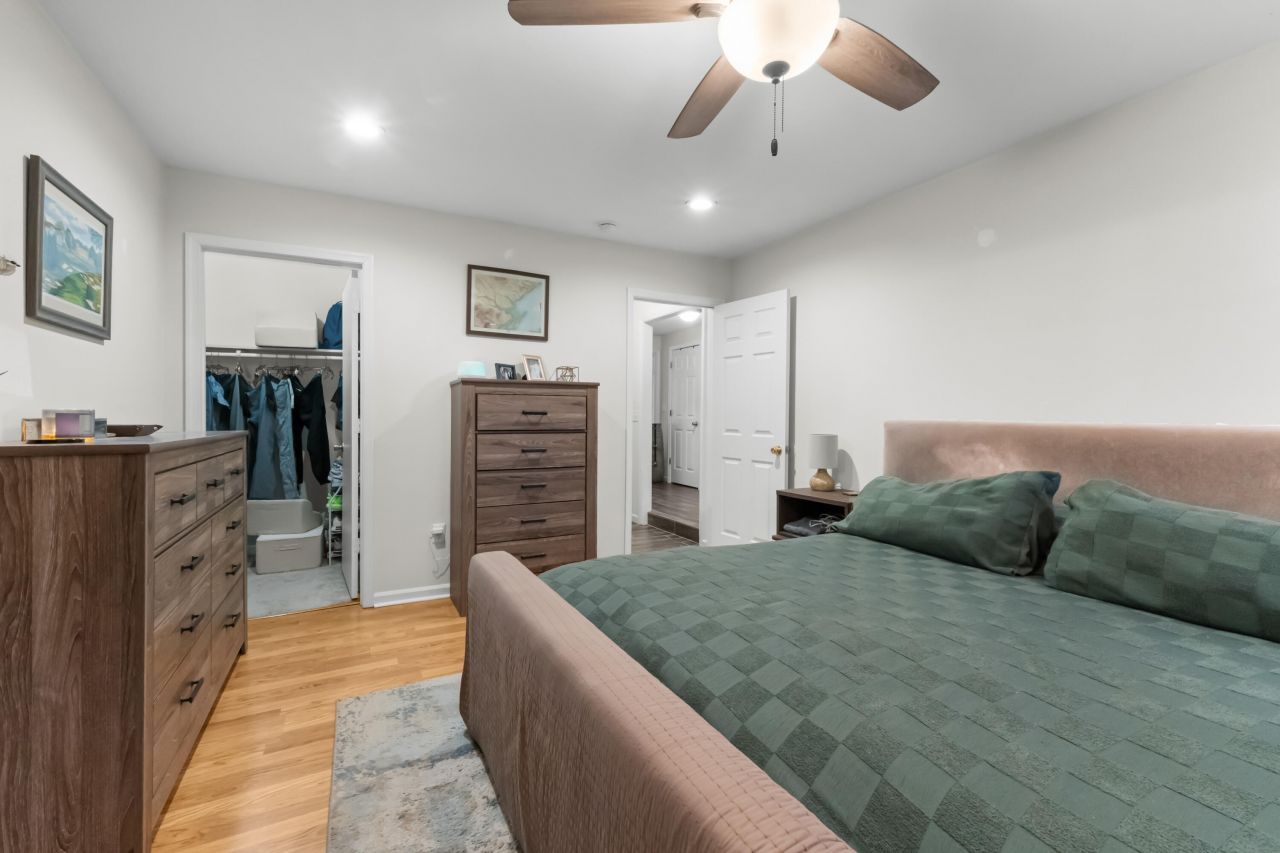 1121 Yorktown Court Photo 12