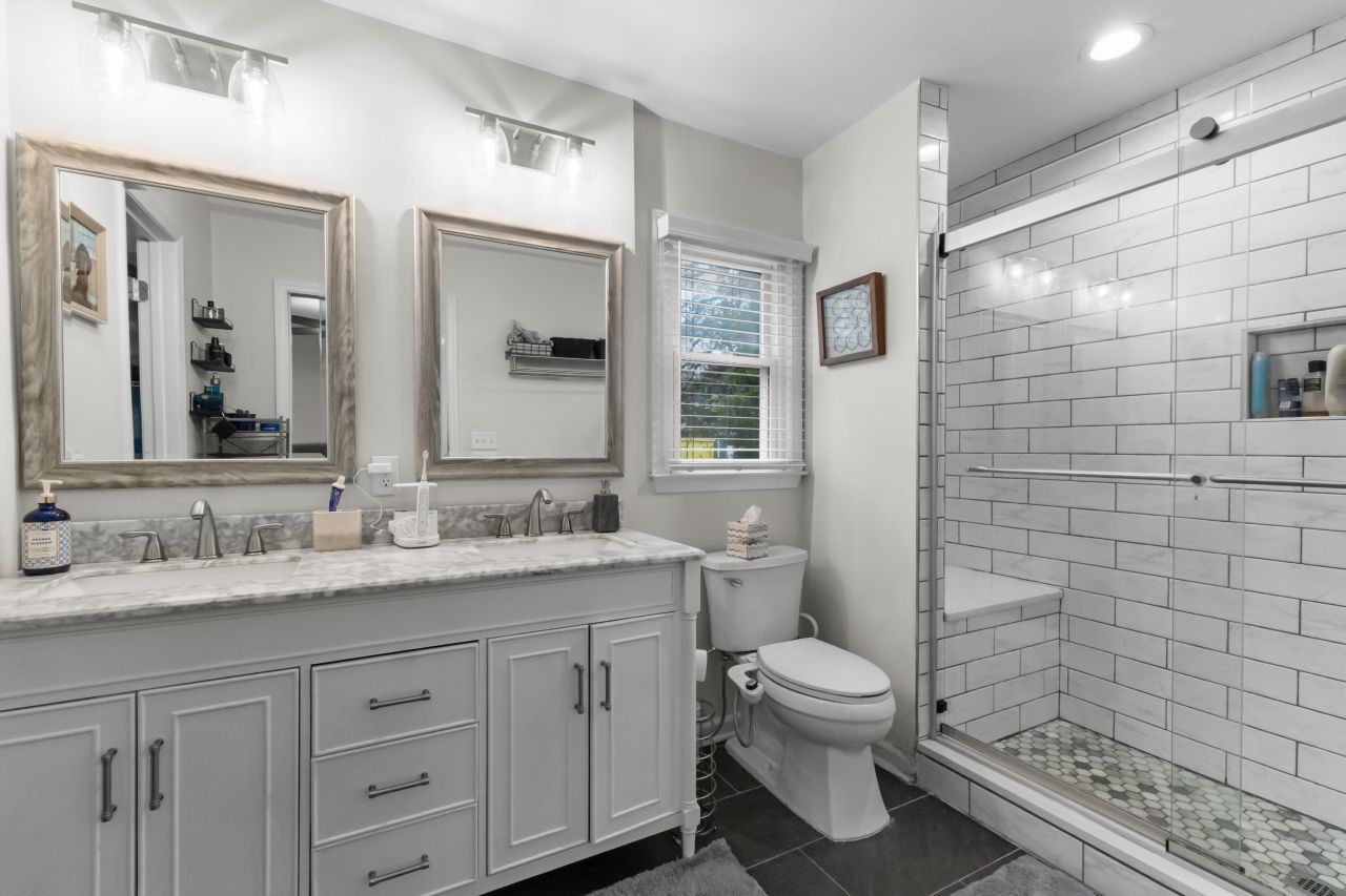 1121 Yorktown Court Photo 14