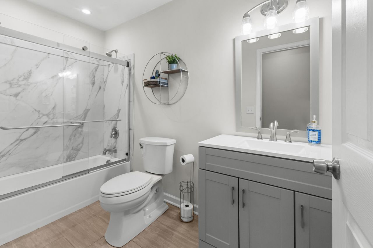 1121 Yorktown Court Photo 19