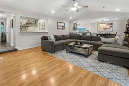 1121 Yorktown Court photo 4