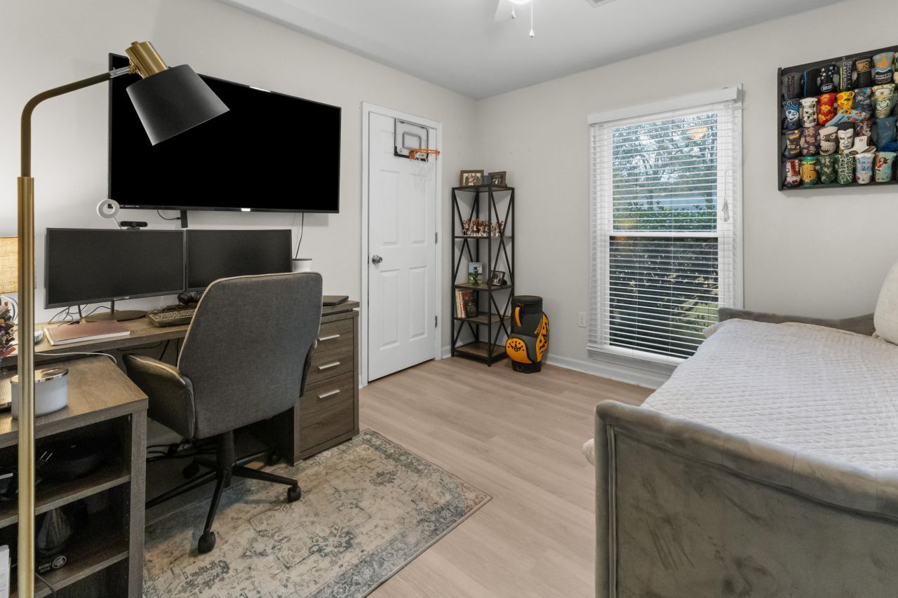 1121 Yorktown Court Photo 22