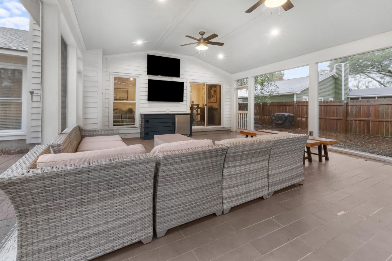 1121 Yorktown Court Photo 24