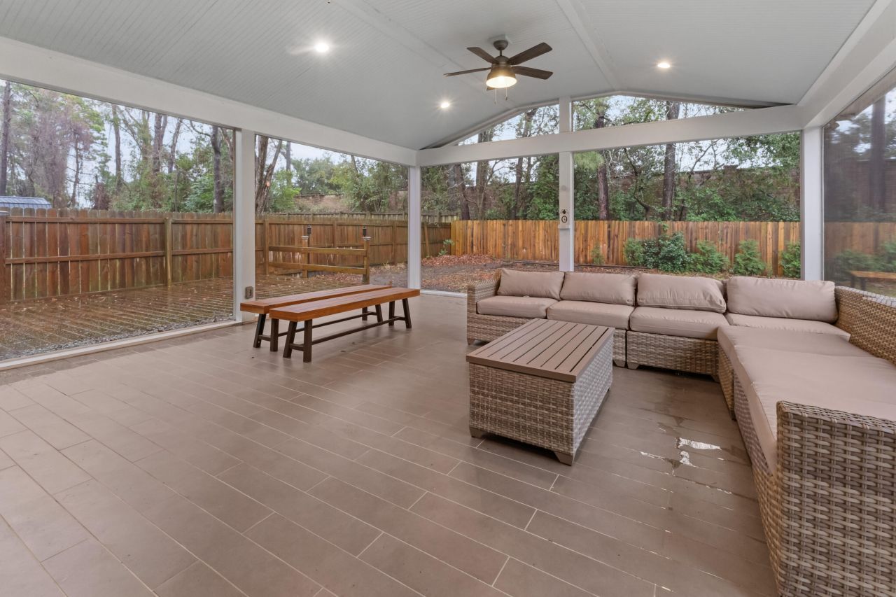 1121 Yorktown Court Photo 25