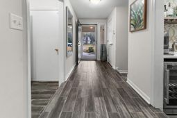 1121 Yorktown Court photo 4