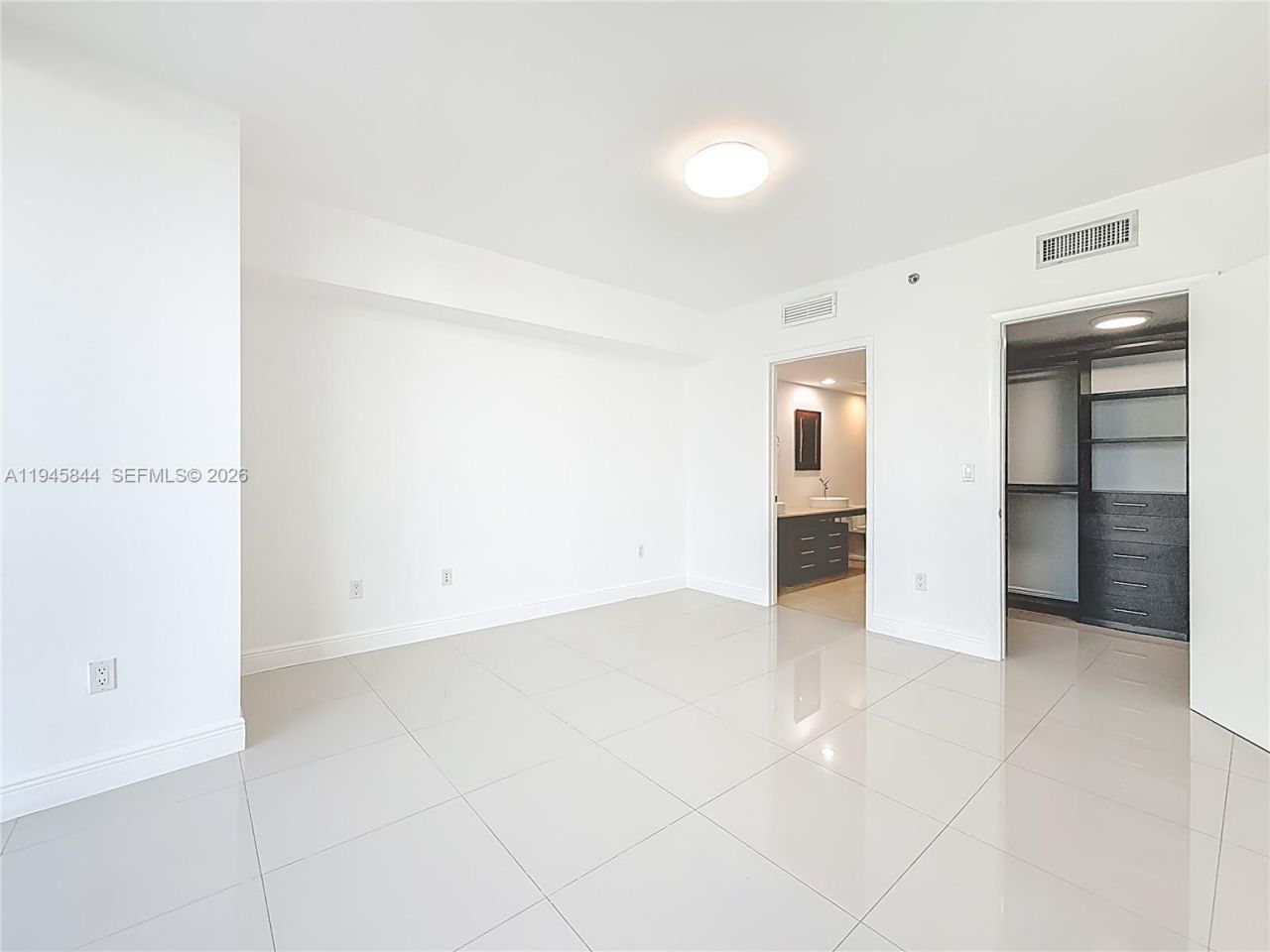475 Brickell Ave, Unit 4215, Miami, FL 33131 Photo
