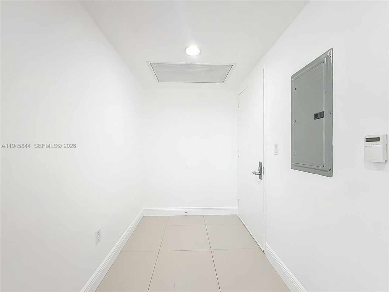 475 Brickell Ave, Unit 4215, Miami, FL 33131 Photo
