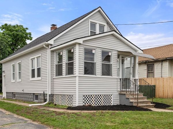 32 Kent Rd, Springfield, MA 01129
