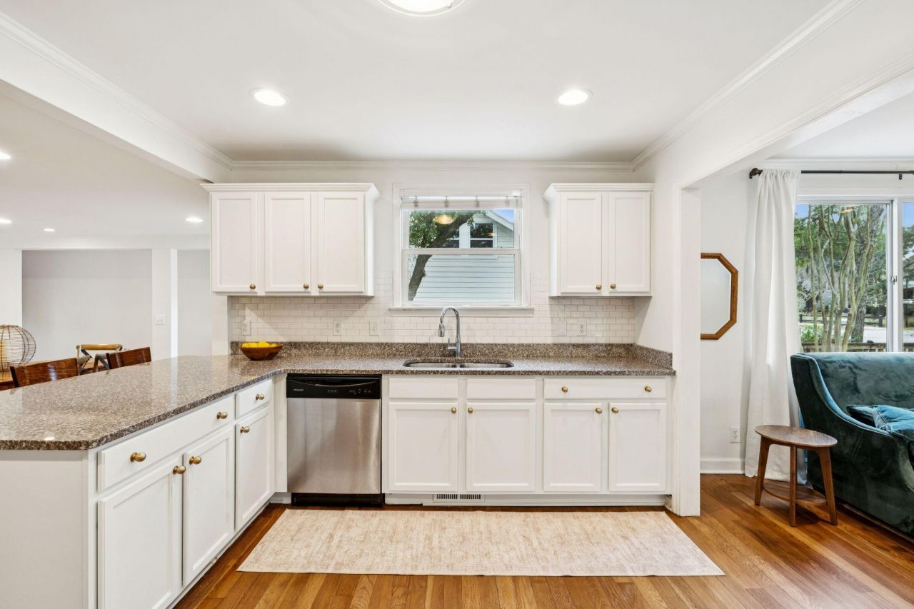 4632 Holmes Avenue Photo 7