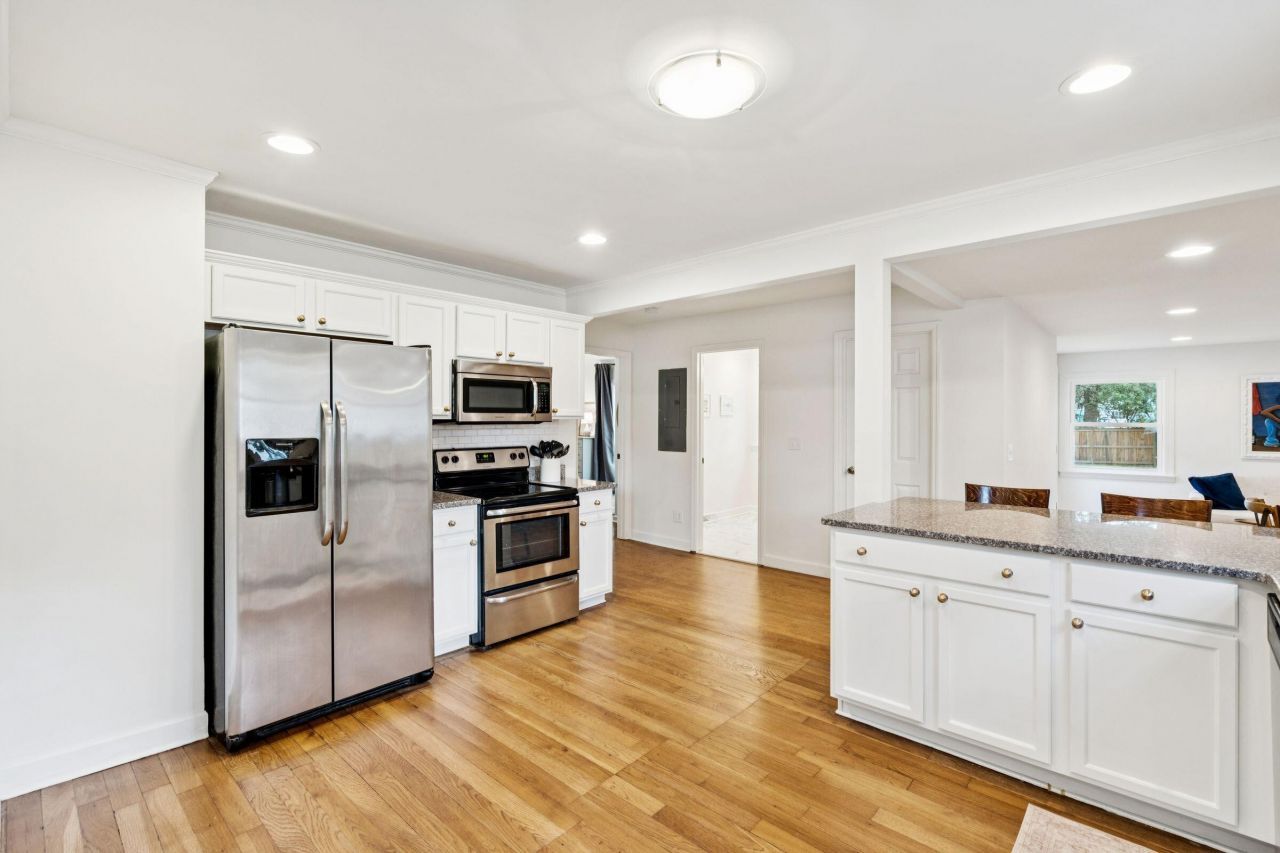 4632 Holmes Avenue Photo 9