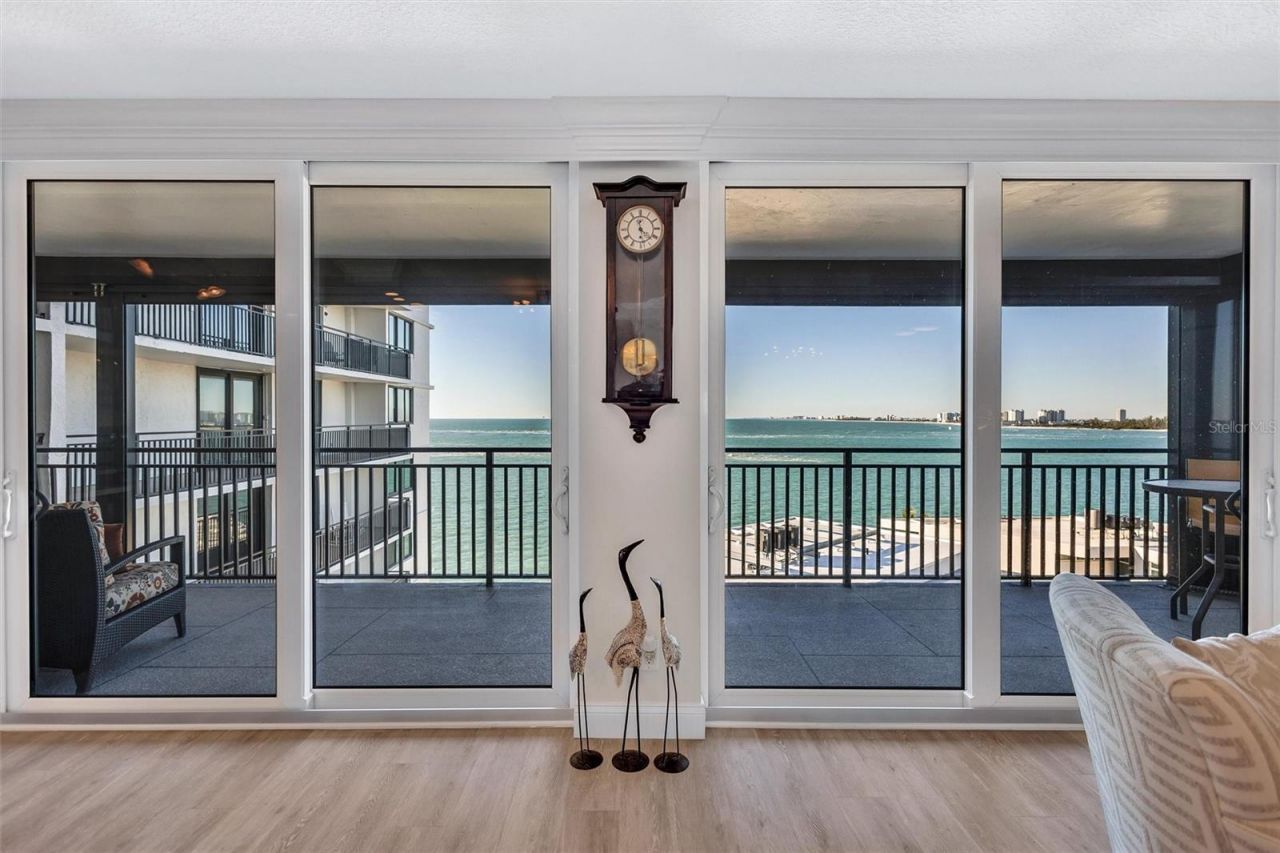 4822 Ocean Boulevard, Unit 8D, Siesta Key, FL 34242 Photo