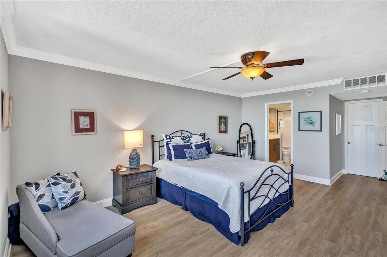 4822 Ocean Boulevard, Unit 8D, Siesta Key, FL 34242 Photo