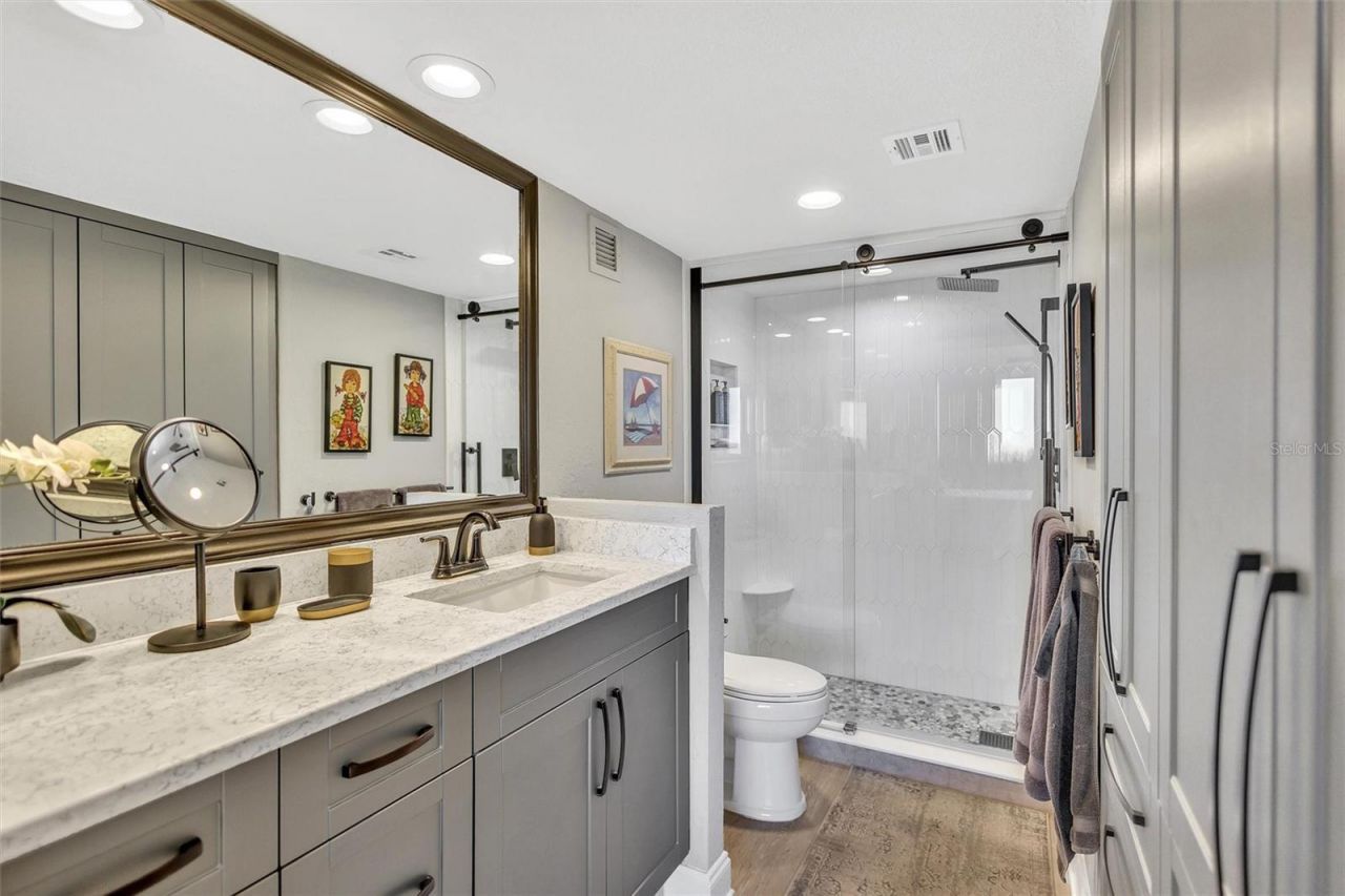 4822 Ocean Boulevard, Unit 8D, Siesta Key, FL 34242 Photo