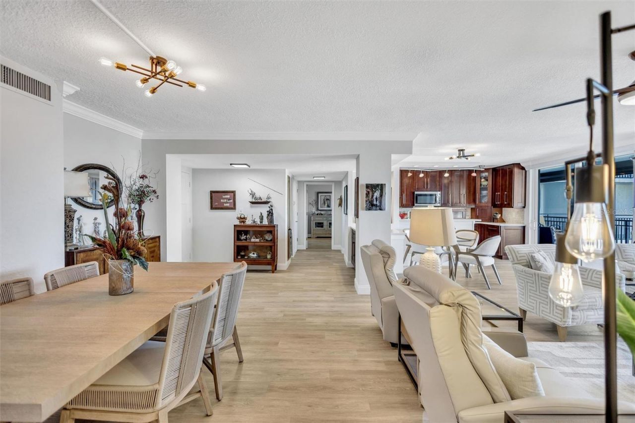 4822 Ocean Boulevard, Unit 8D, Siesta Key, FL 34242 Photo