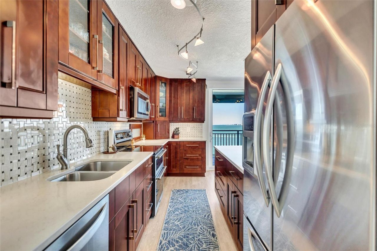 4822 Ocean Boulevard, Unit 8D, Siesta Key, FL 34242 Photo