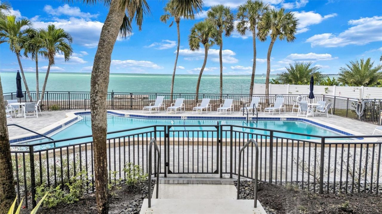 4822 Ocean Boulevard, Unit 8D, Siesta Key, FL 34242 Photo