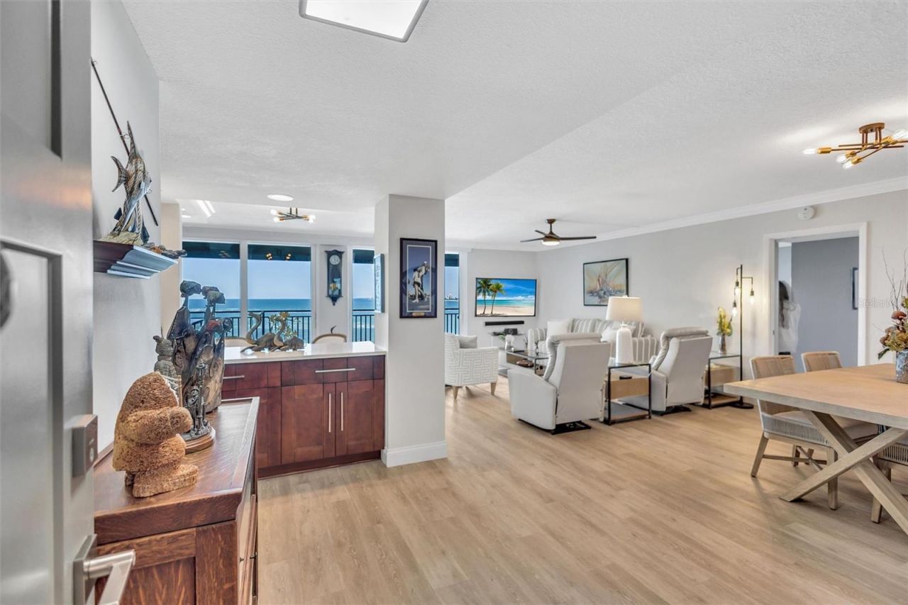 4822 Ocean Boulevard, Unit 8D, Siesta Key, FL 34242 Photo