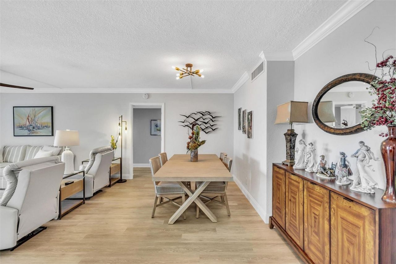 4822 Ocean Boulevard, Unit 8D, Siesta Key, FL 34242 Photo