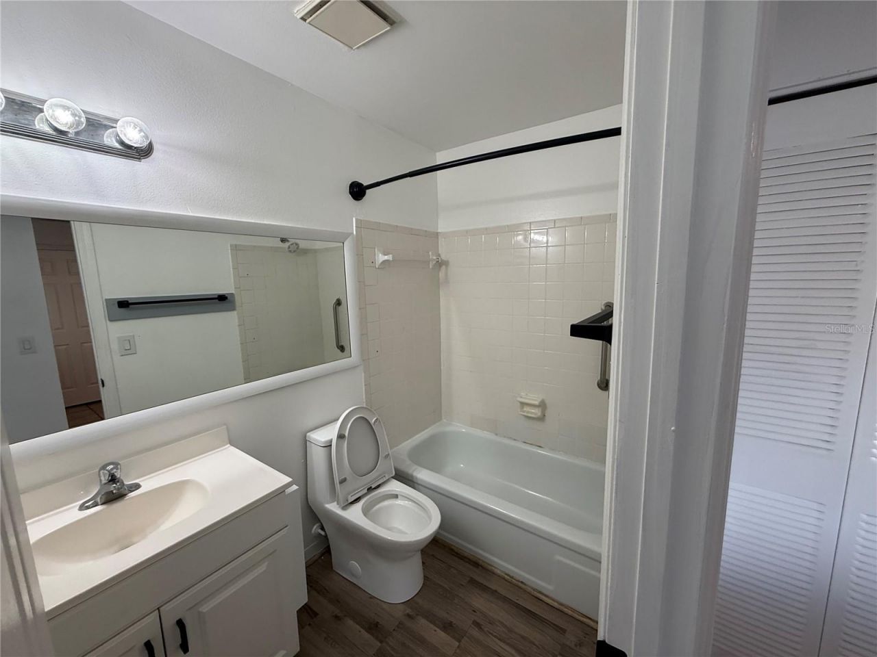 2632 Hidden Lake Drive N, Unit H, Sarasota, FL 34237 Photo