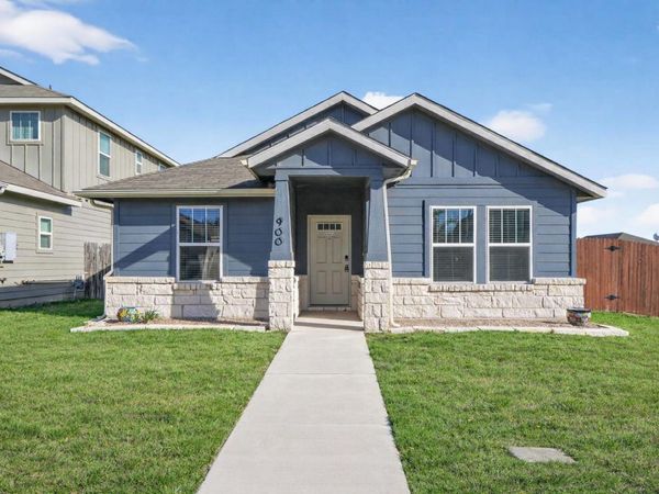 900 Main ST, Hutto, TX 78634