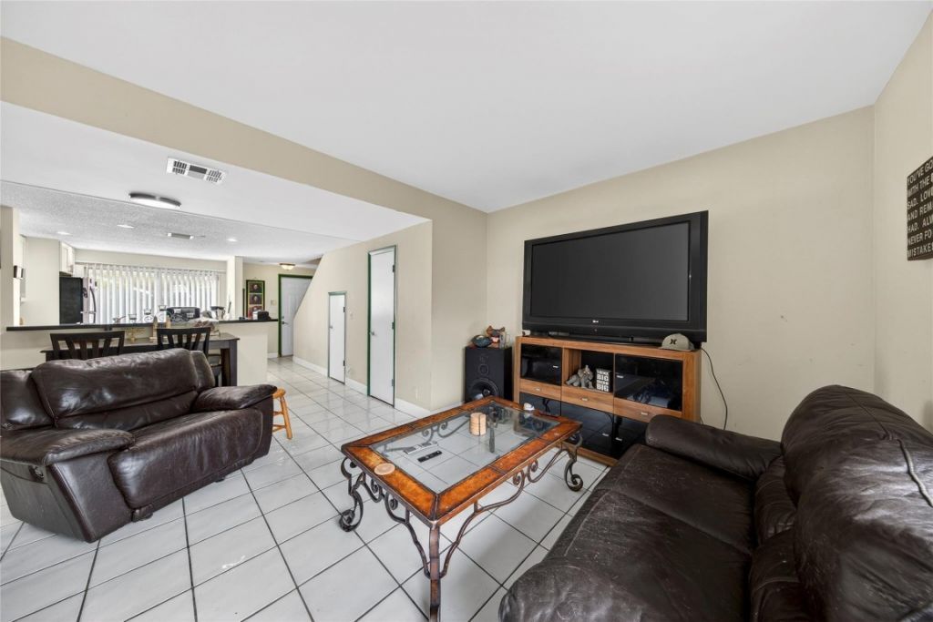 127 SW 3rd Street, Unit 127, Pompano Beach, FL 33060 Photo