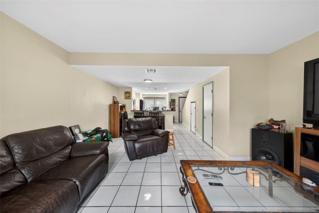 127 SW 3rd Street, Unit 127, Pompano Beach, FL 33060 Photo