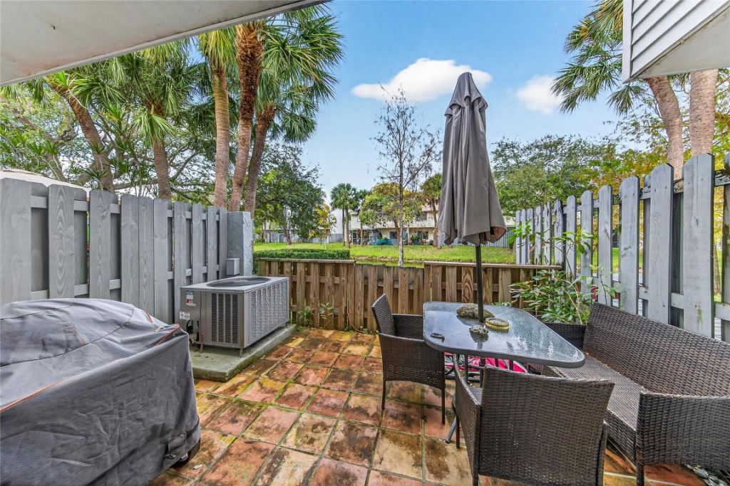 127 SW 3rd Street, Unit 127, Pompano Beach, FL 33060 Photo