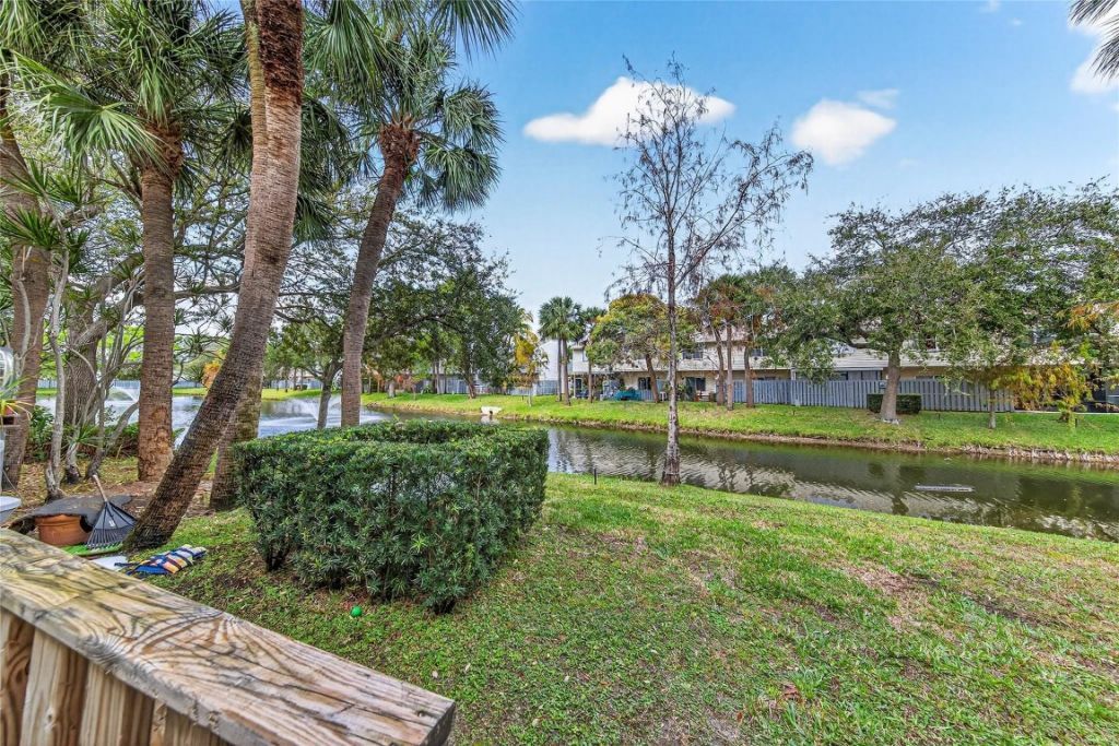 127 SW 3rd Street, Unit 127, Pompano Beach, FL 33060 Photo