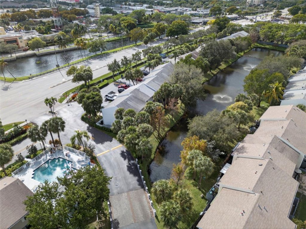 127 SW 3rd Street, Unit 127, Pompano Beach, FL 33060 Photo