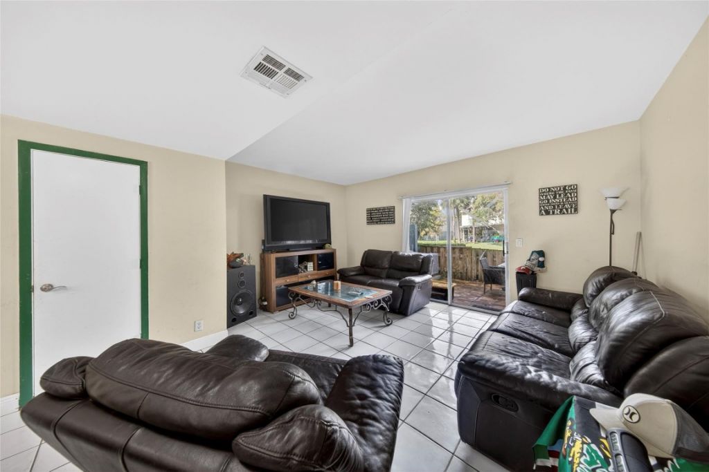 127 SW 3rd Street, Unit 127, Pompano Beach, FL 33060 Photo
