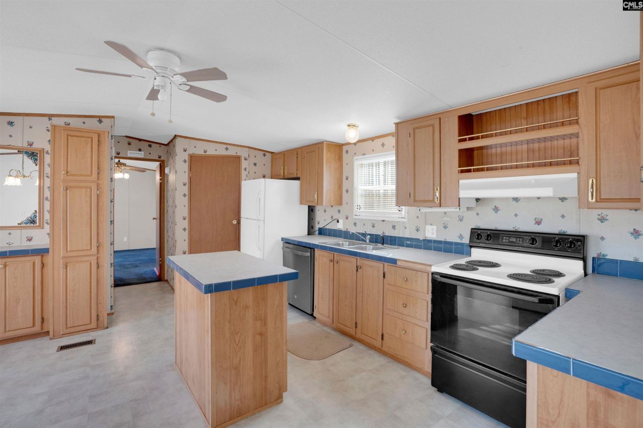 245 Watts Hill Road Photo 6