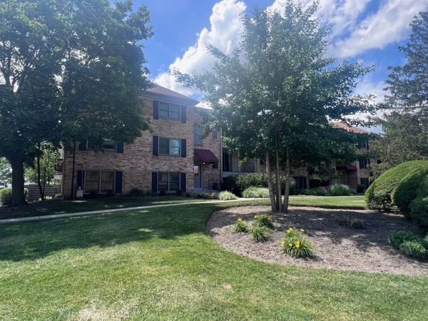 1750 Fayette Walk, Unit F, Hoffman Estates, IL 60169