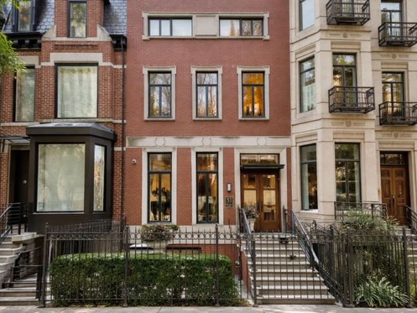 53 E Bellevue Place, Chicago, IL 60611
