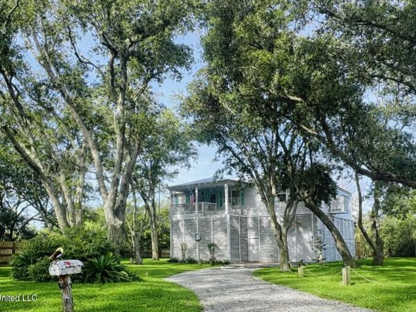 8304 Belle Fontaine Drive, Ocean Springs, MS 39564