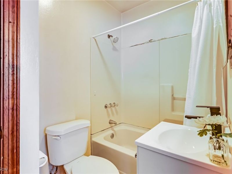 3240 Oak Street Extension, Youngstown, OH 44505 Photo 10