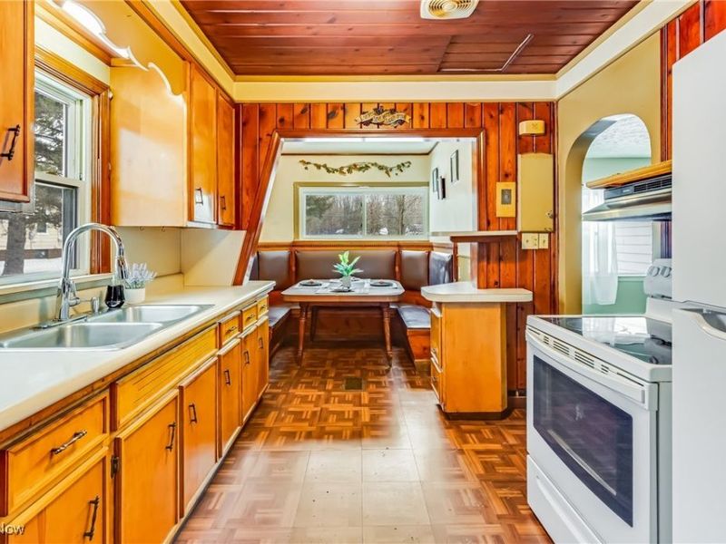 3240 Oak Street Extension, Youngstown, OH 44505 Photo 2