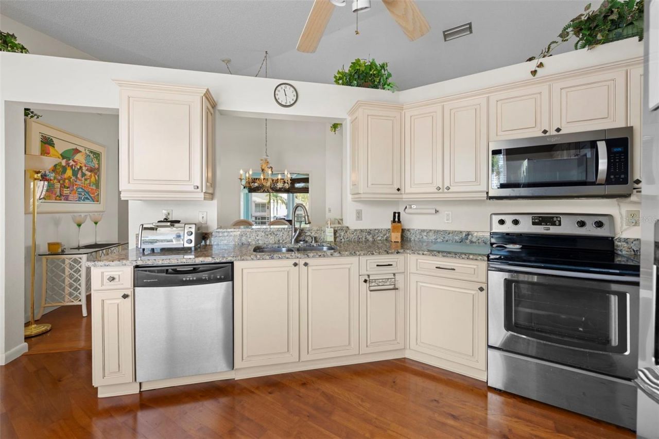 4220 Pinebrook Circle, Unit 10, Bradenton, FL 34209 Photo