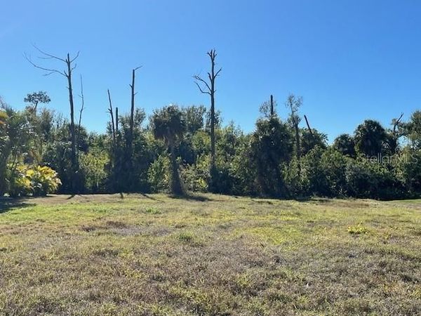 8 TOURNAMENT ROAD, ROTONDA WEST, FL 33947