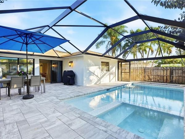 560 109th AVE N, NAPLES, FL 34108