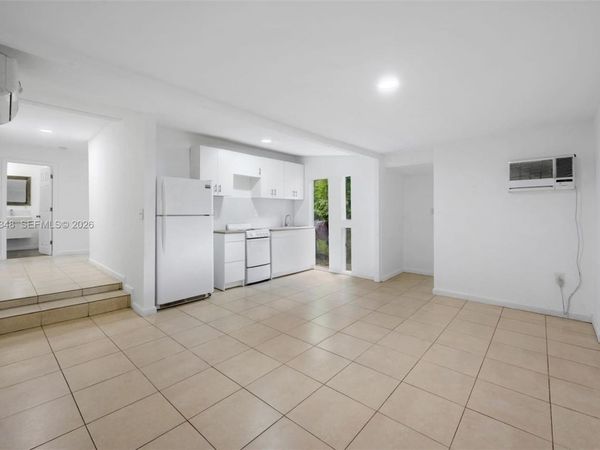 348 NE 58th St, Miami, FL 33137