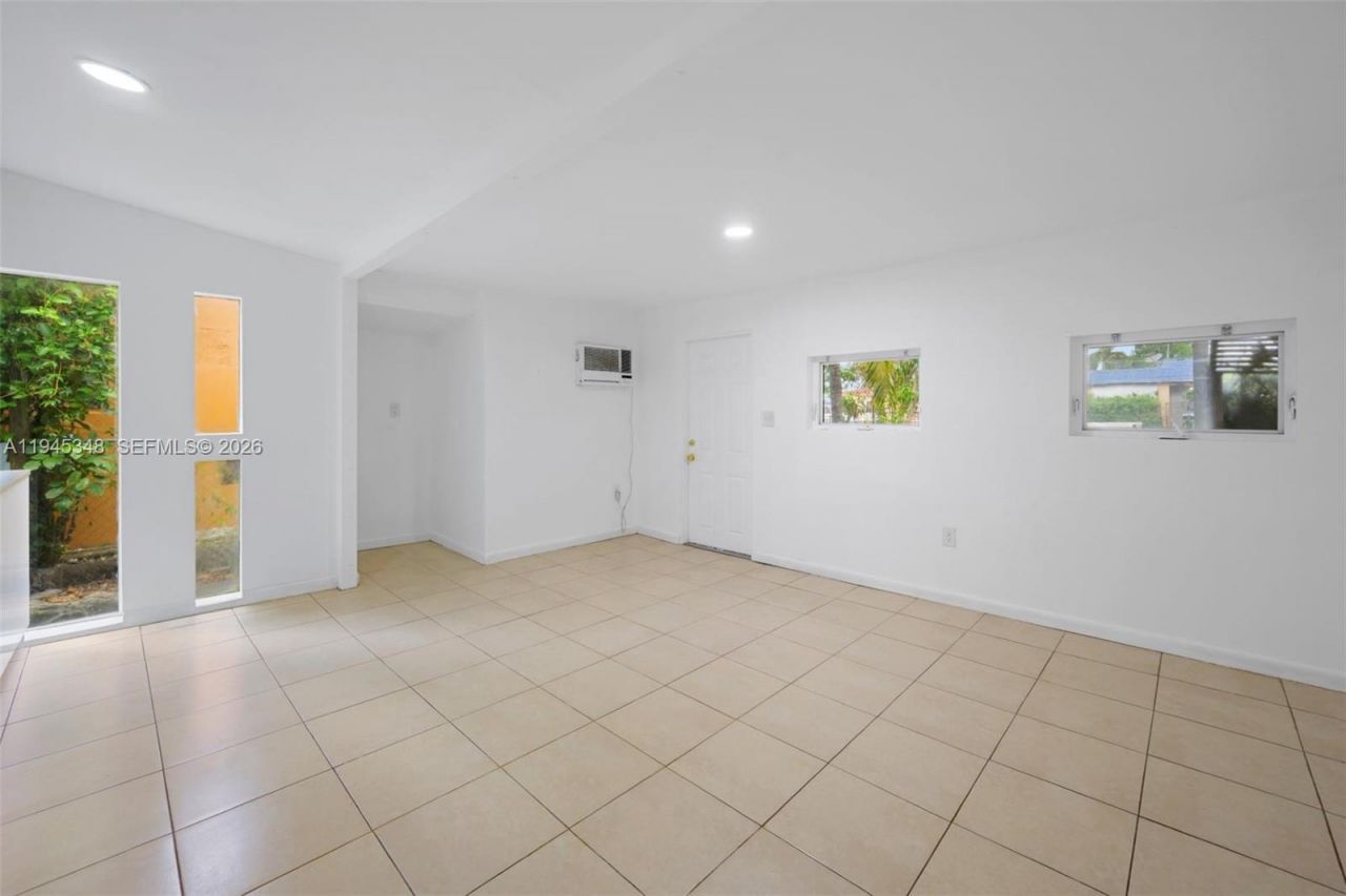348 NE 58th St, Miami, FL 33137 Photo