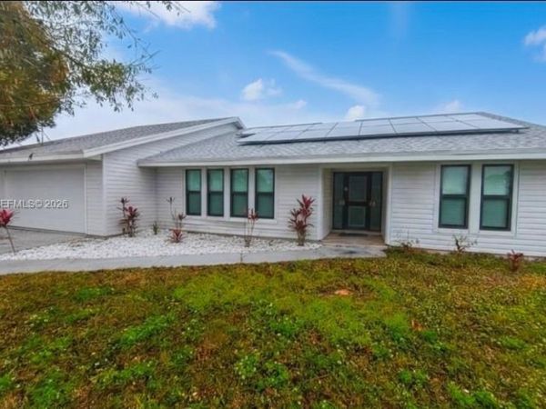 333 NE Greenbrier Ave, Port St. Lucie, FL 34983