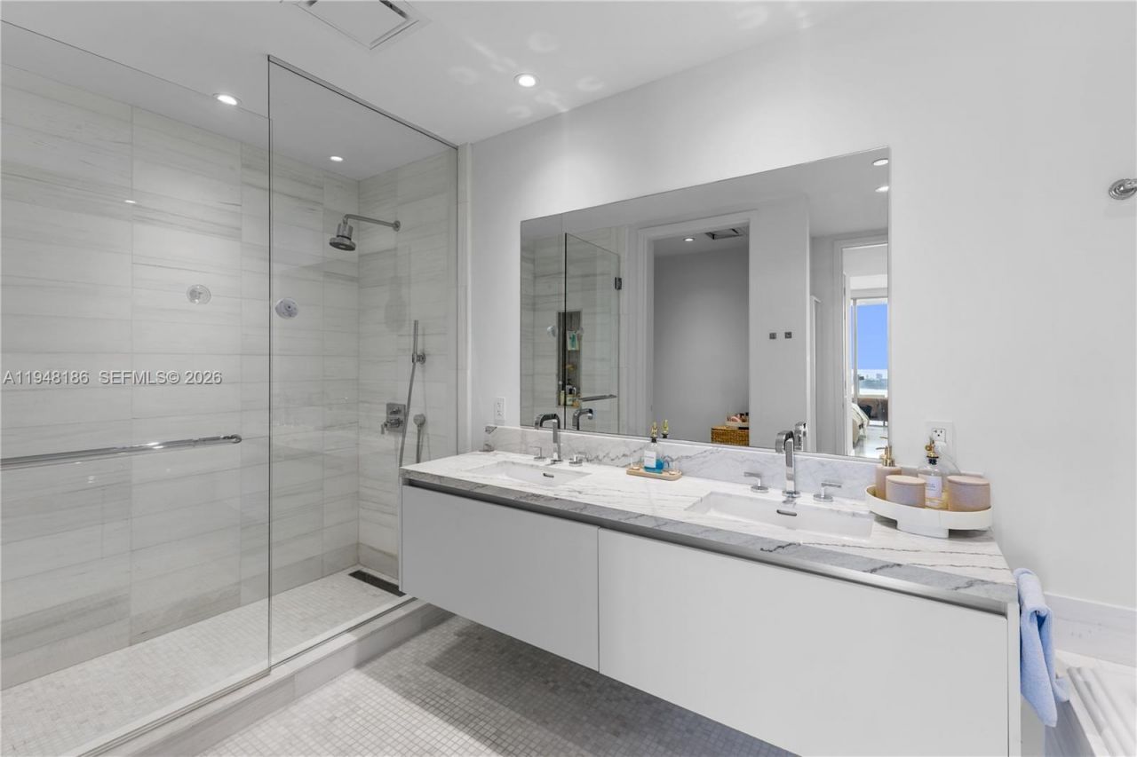 700 NE 26th Ter, Unit 4701, Miami, FL 33137 Photo